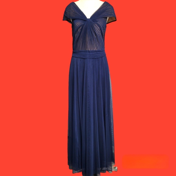 Tadashi Shoji Tulle Twist Maxi Gown Size 6 - Picture 2 of 11